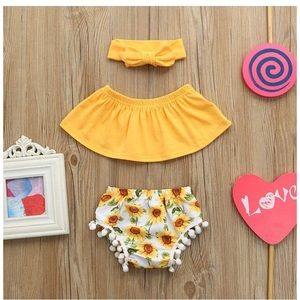 SOLD 3 piece baby girl outfit ❤️